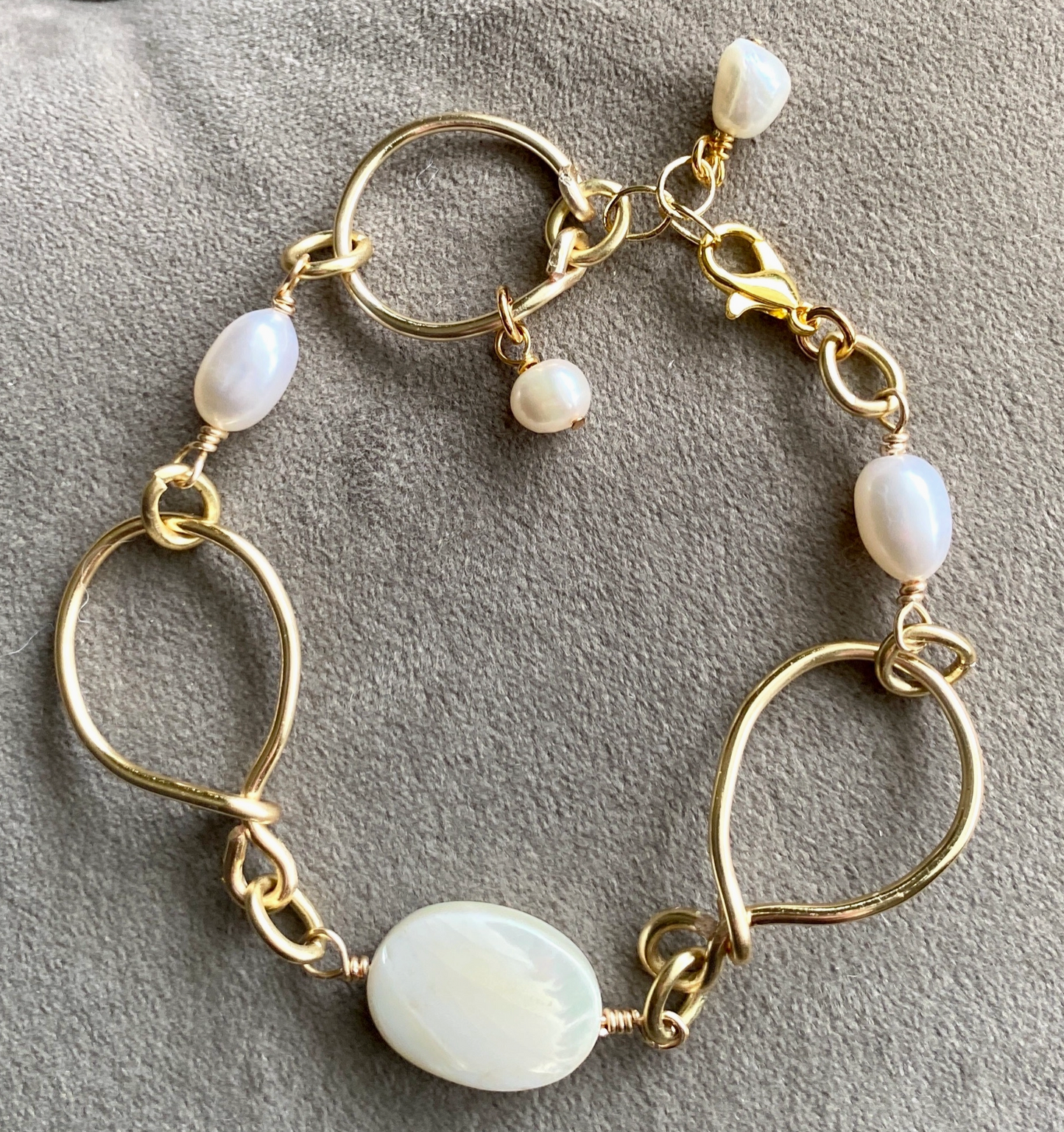 Mother of Pearl Eternity Gold Link Bracelet Freshwater Pearl